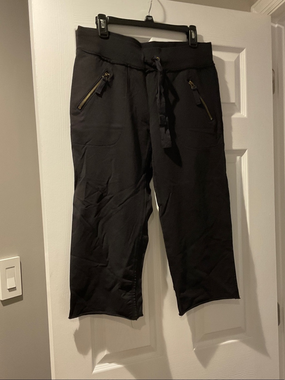 Daisy Fuentes Black Cropped Drawstring Jogger Leggings